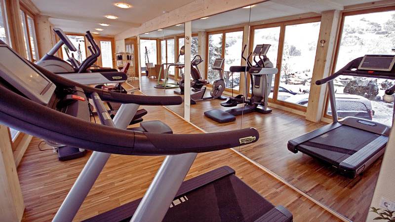 Fitnessraum im Alpin Family Resort Seetal in Tirol